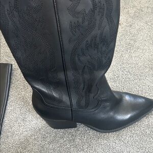 Elegant Black Leather Women's Boots